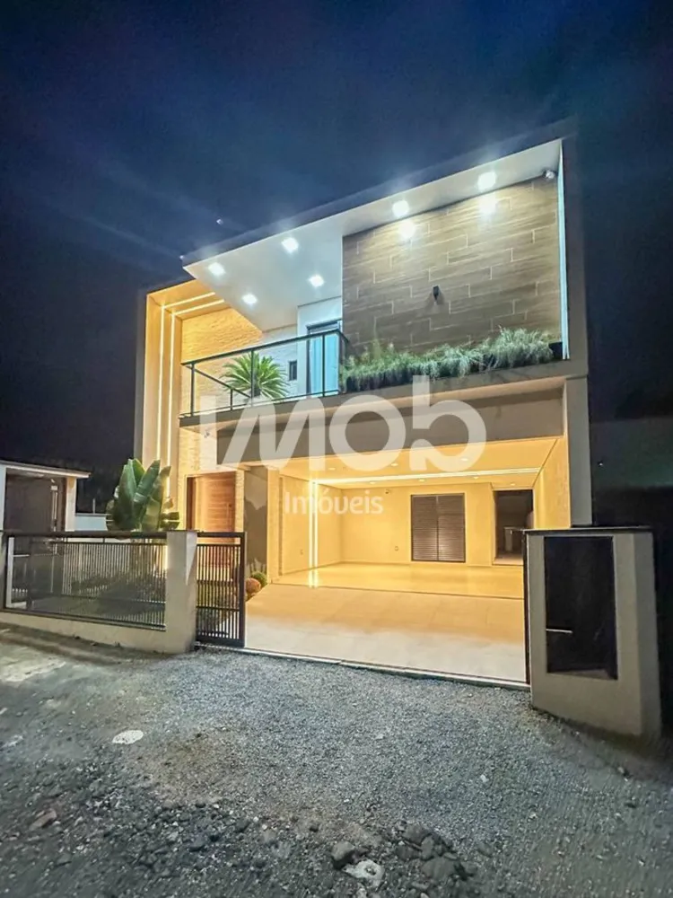 Casa, 3 quartos, 282 m² - Foto 1