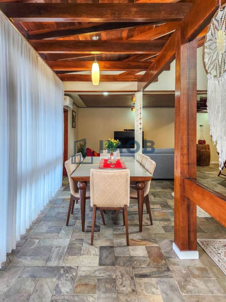 Apartamento à venda com 3 quartos, 243m² - Foto 4
