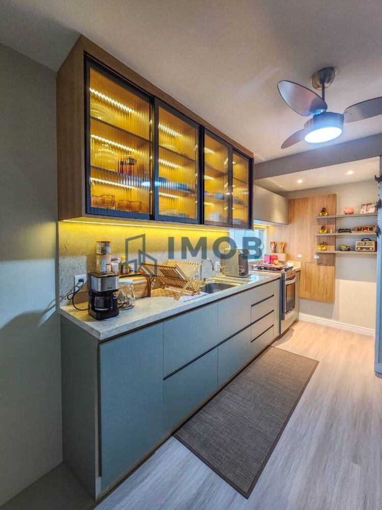 Apartamento à venda com 3 quartos, 243m² - Foto 1