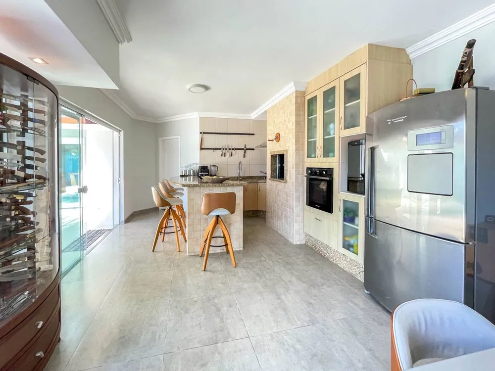 Casa, 3 quartos, 245 m² - Foto 4