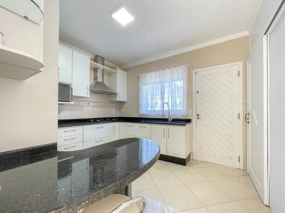 Casa, 3 quartos, 245 m² - Foto 6