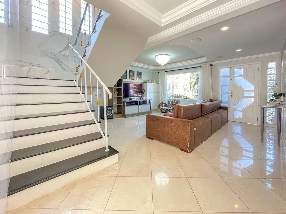 Casa, 3 quartos, 245 m² - Foto 1