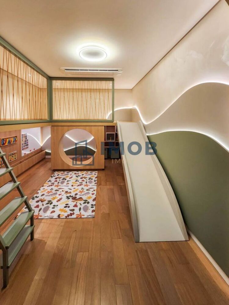 Apartamento à venda com 3 quartos, 215m² - Foto 1