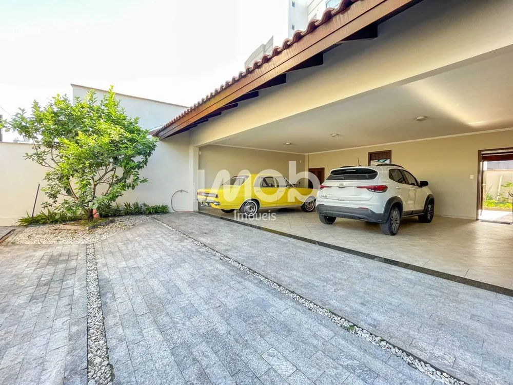 Casa, 3 quartos, 428 m² - Foto 1