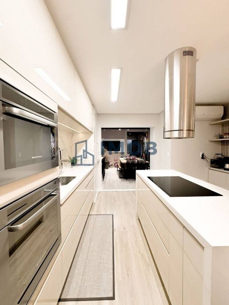 Casa à venda com 3 quartos, 95m² - Foto 1