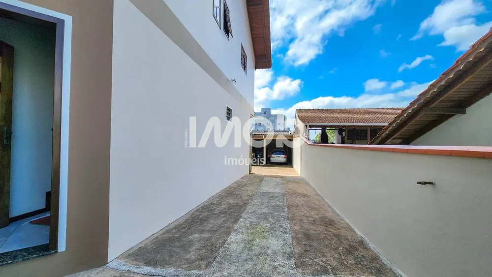 Casa, 3 quartos, 216 m² - Foto 1