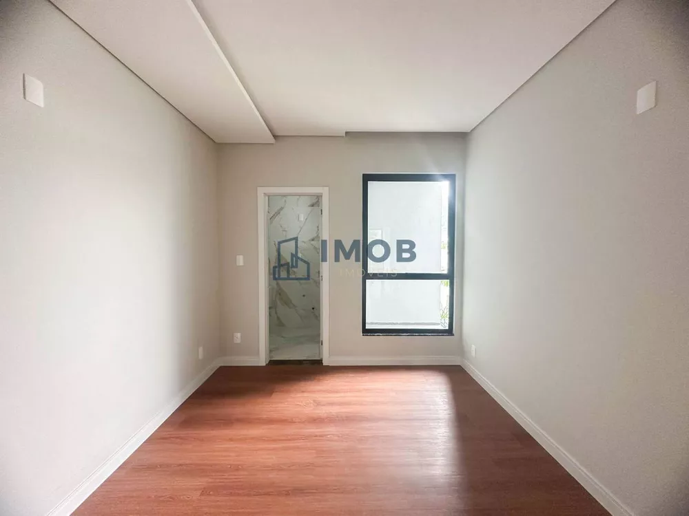 Casa à venda com 3 quartos, 173m² - Foto 8