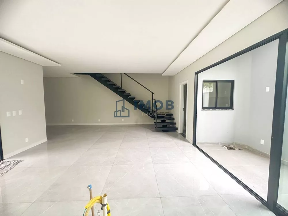 Casa à venda com 3 quartos, 173m² - Foto 6