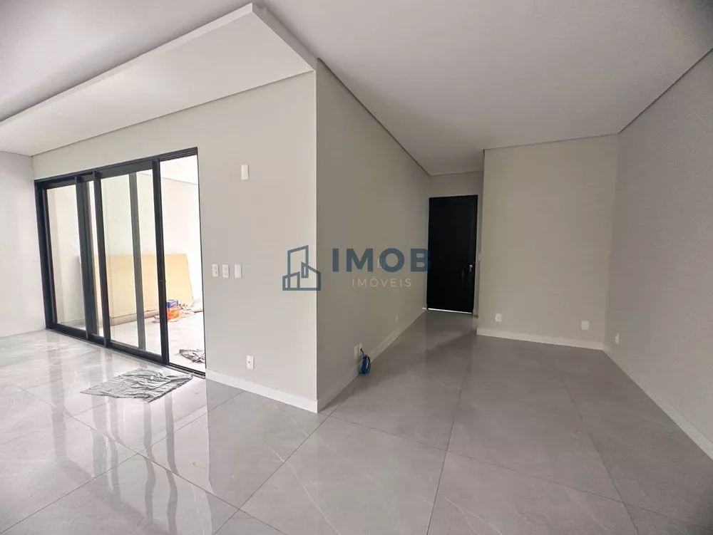 Casa à venda com 3 quartos, 173m² - Foto 7