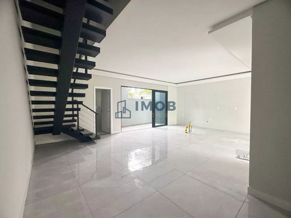 Casa à venda com 3 quartos, 173m² - Foto 4