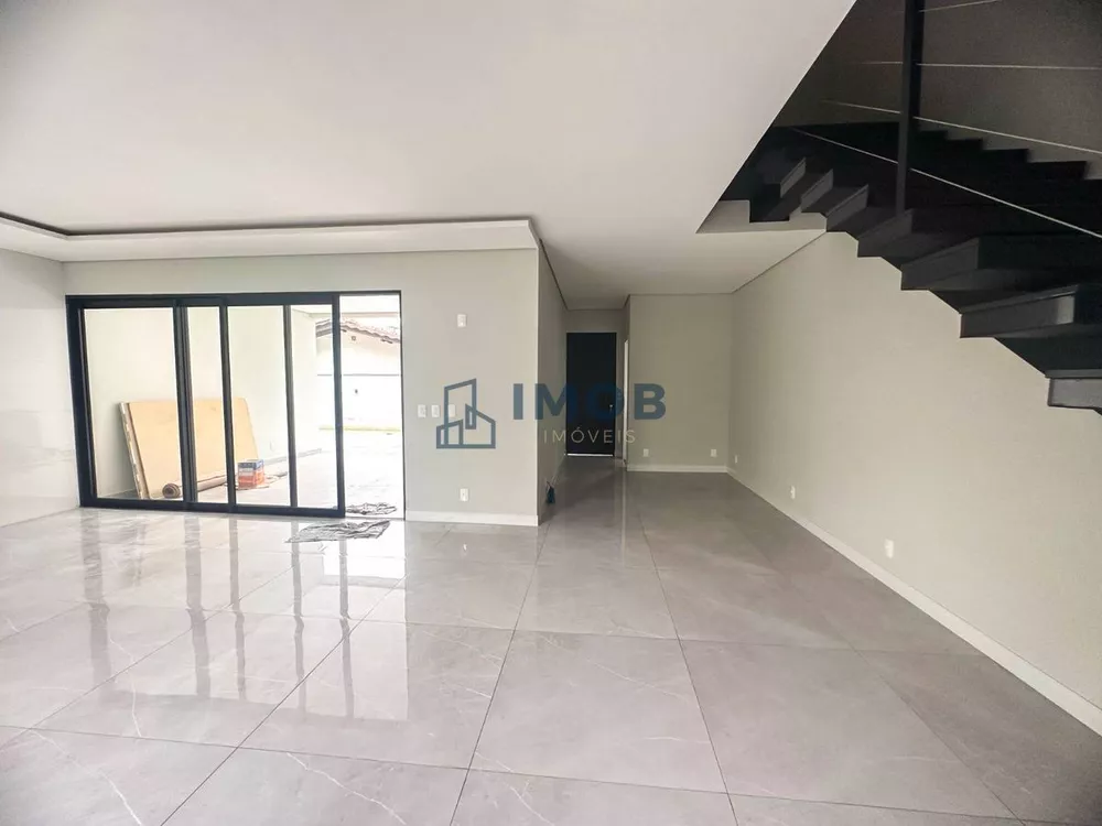 Casa à venda com 3 quartos, 173m² - Foto 3