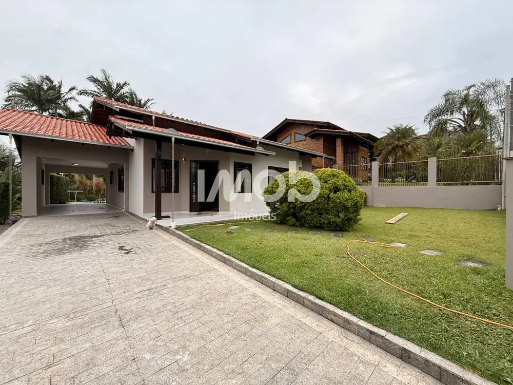 Casa, 3 quartos, 227 m² - Foto 2