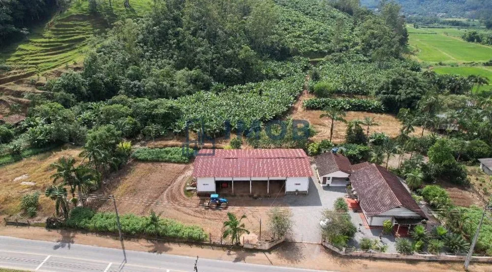 Fazenda à venda com 4 quartos, 684m² - Foto 2