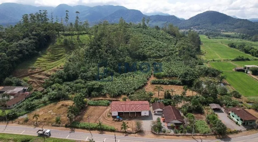 Fazenda à venda com 4 quartos, 684m² - Foto 1