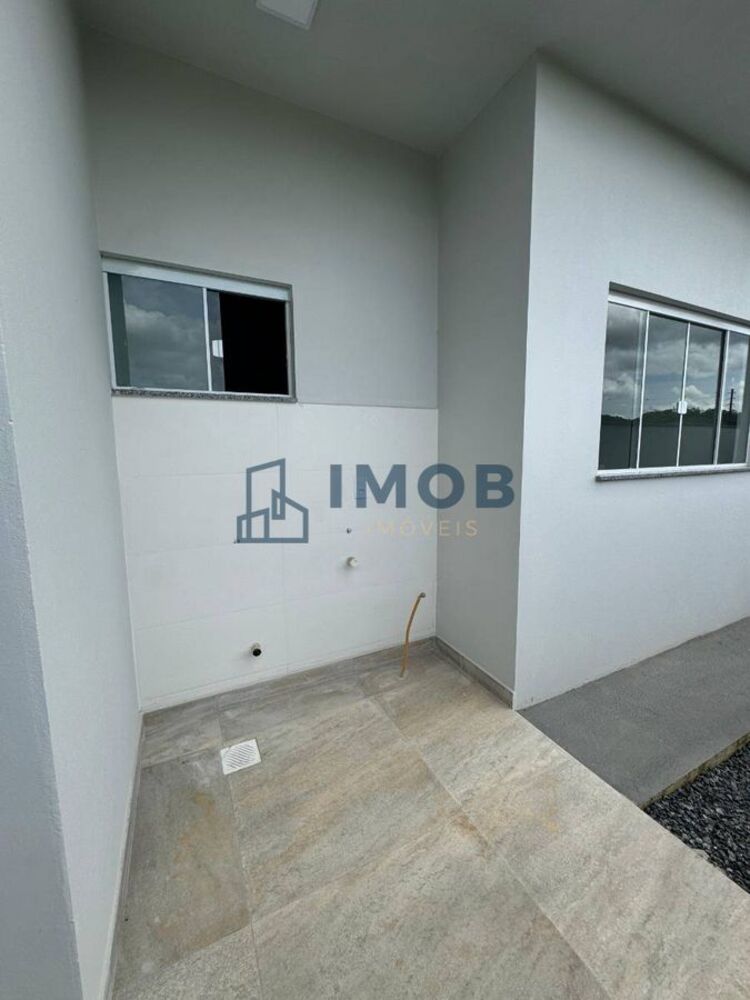 Casa à venda com 2 quartos, 80m² - Foto 3