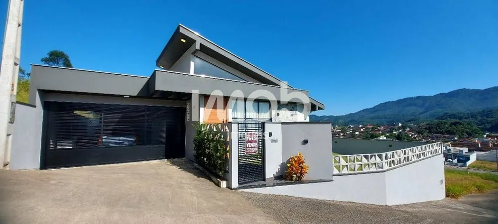 Casa, 3 quartos, 147 m² - Foto 1