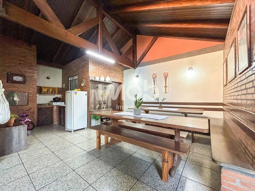 Casa, 3 quartos, 202 m² - Foto 13