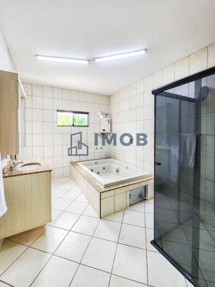 Casa à venda com 3 quartos, 231m² - Foto 3