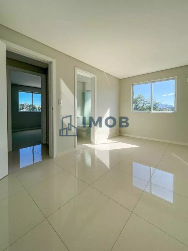 Apartamento à venda com 3 quartos, 95m² - Foto 1