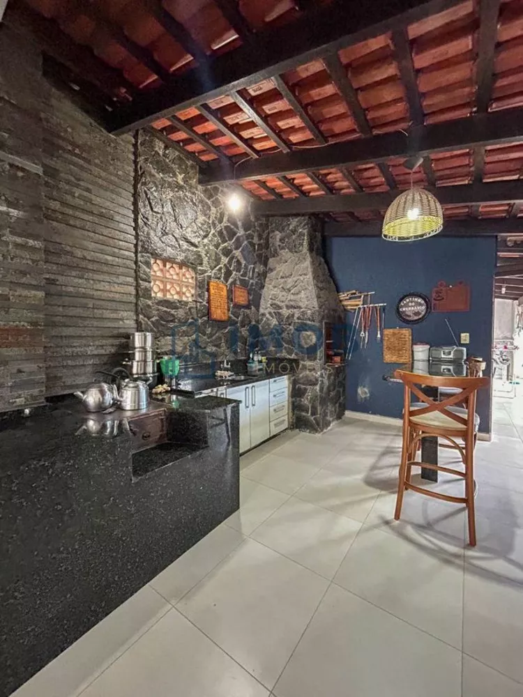 Casa à venda com 3 quartos, 220m² - Foto 7