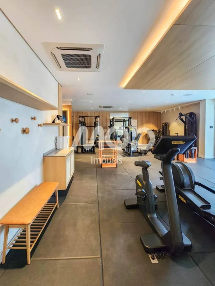 Apartamento, 3 quartos, 215 m² - Foto 1