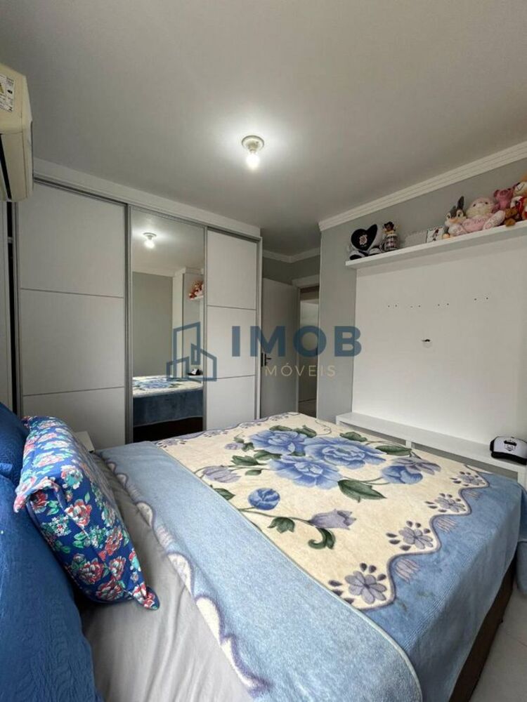 Casa à venda com 2 quartos, 45m² - Foto 4