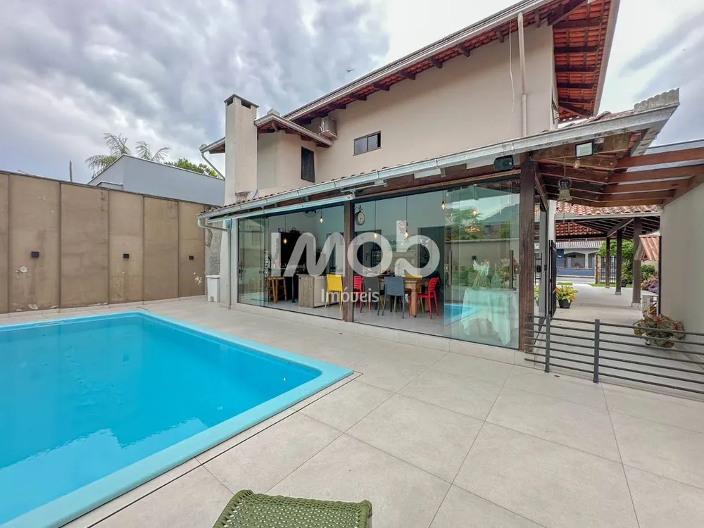 Casa, 3 quartos, 230 m² - Foto 2