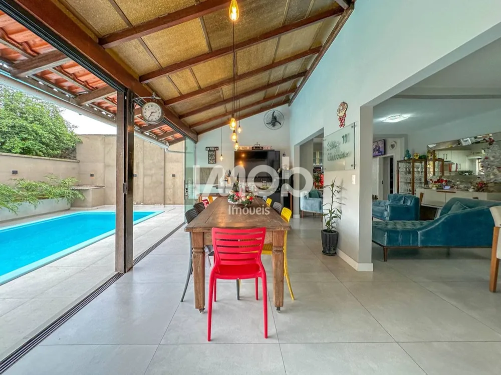 Casa, 3 quartos, 230 m² - Foto 6