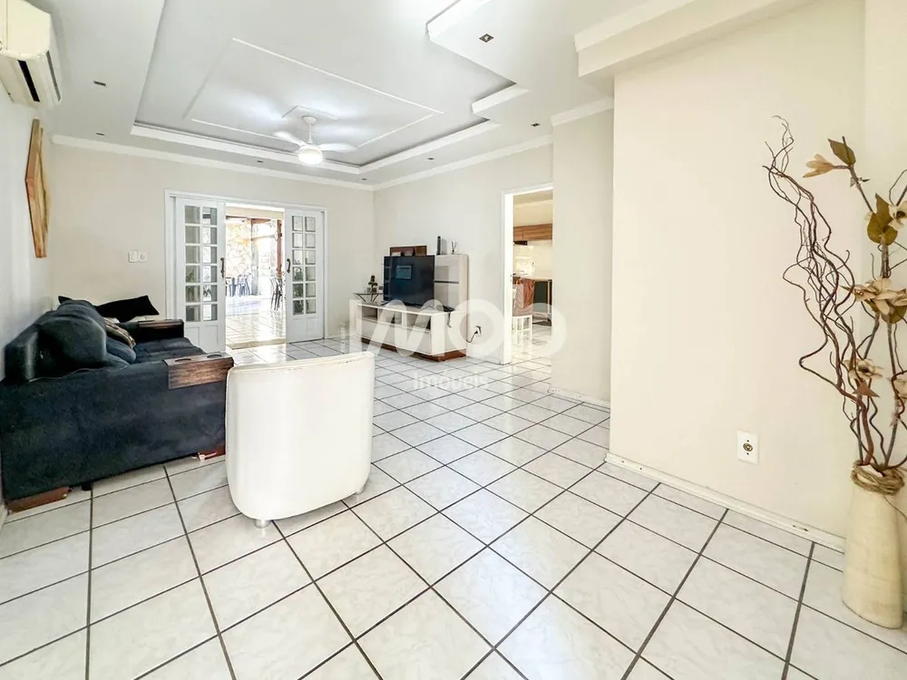 Casa, 3 quartos, 300 m² - Foto 1