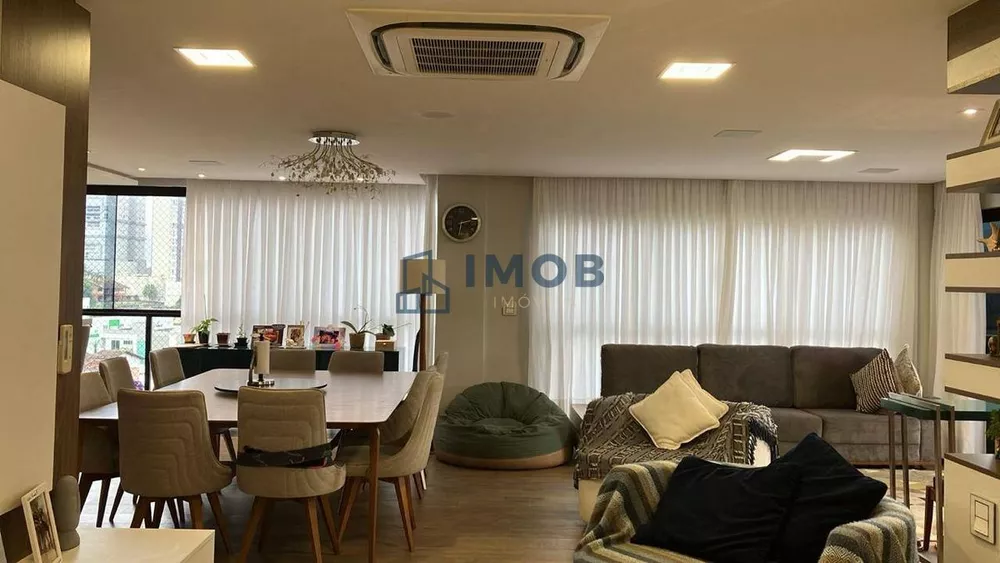 Apartamento à venda com 4 quartos, 262m² - Foto 2