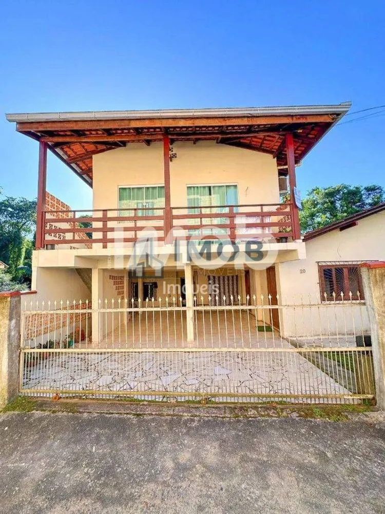 Casa, 2 quartos, 200 m² - Foto 1