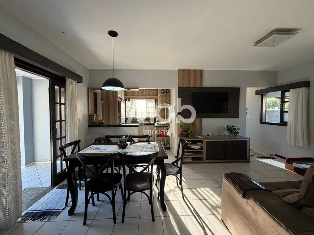 Casa, 3 quartos, 151 m² - Foto 2