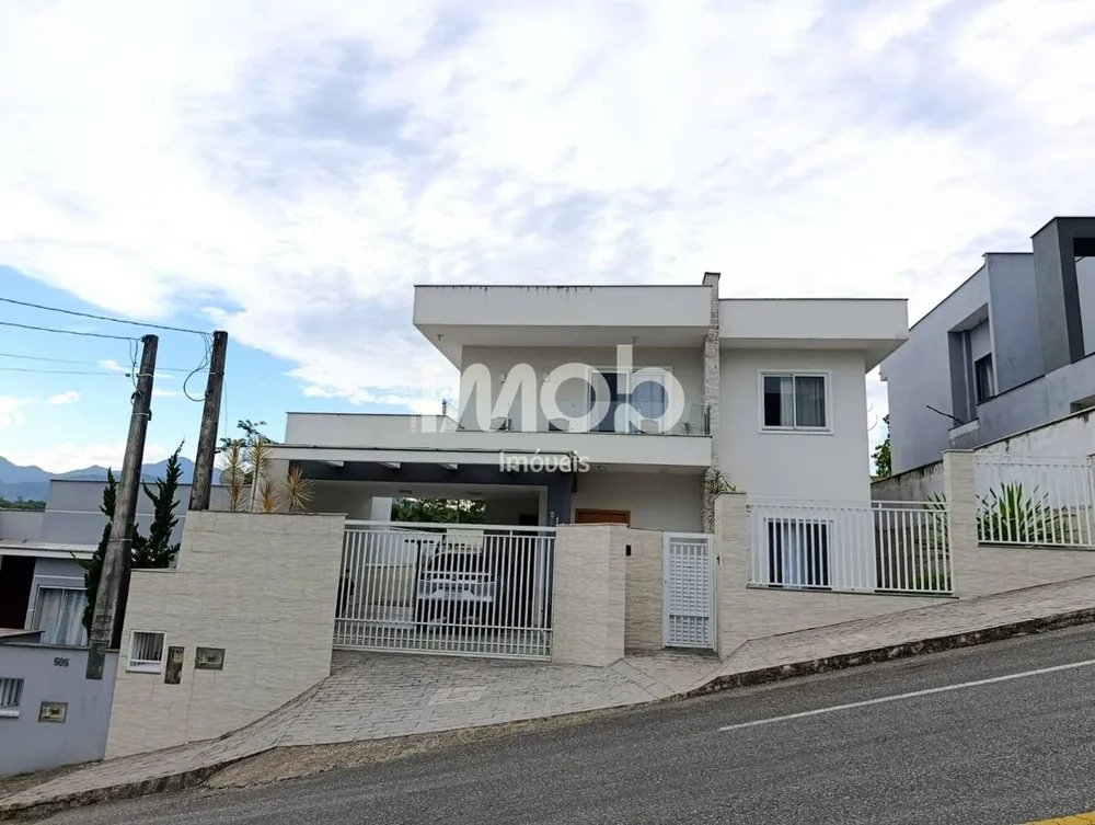 Casa, 3 quartos, 195 m² - Foto 1