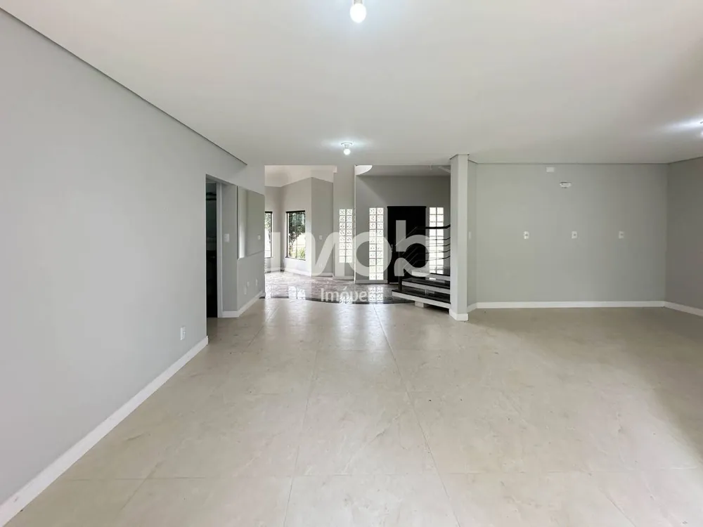 Casa, 3 quartos, 229 m² - Foto 2