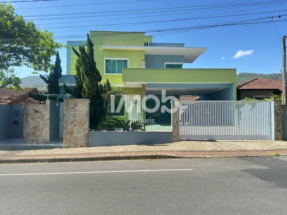 Casa, 4 quartos, 296 m² - Foto 1