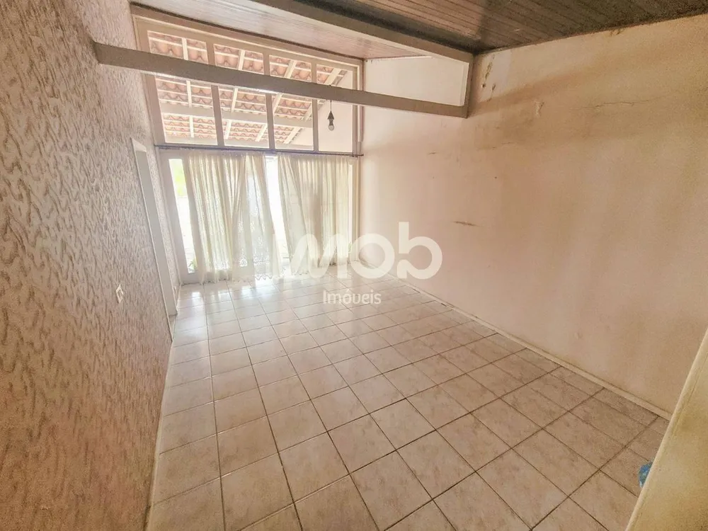 Casa, 5 quartos, 178 m² - Foto 1