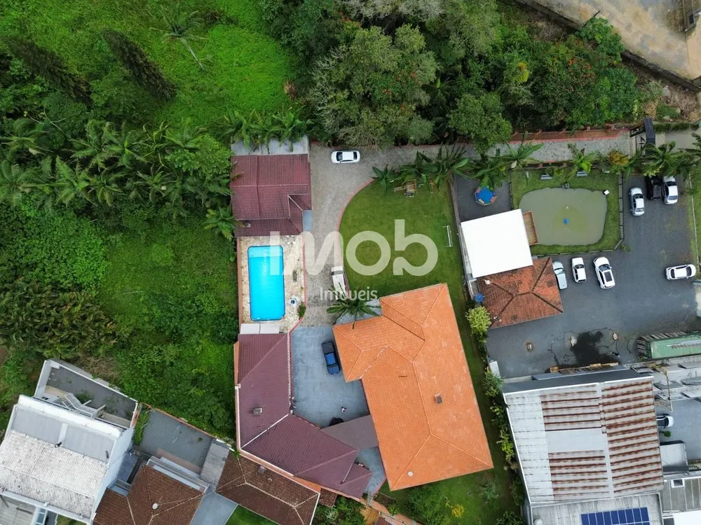 Casa, 8 quartos, 630 m² - Foto 1