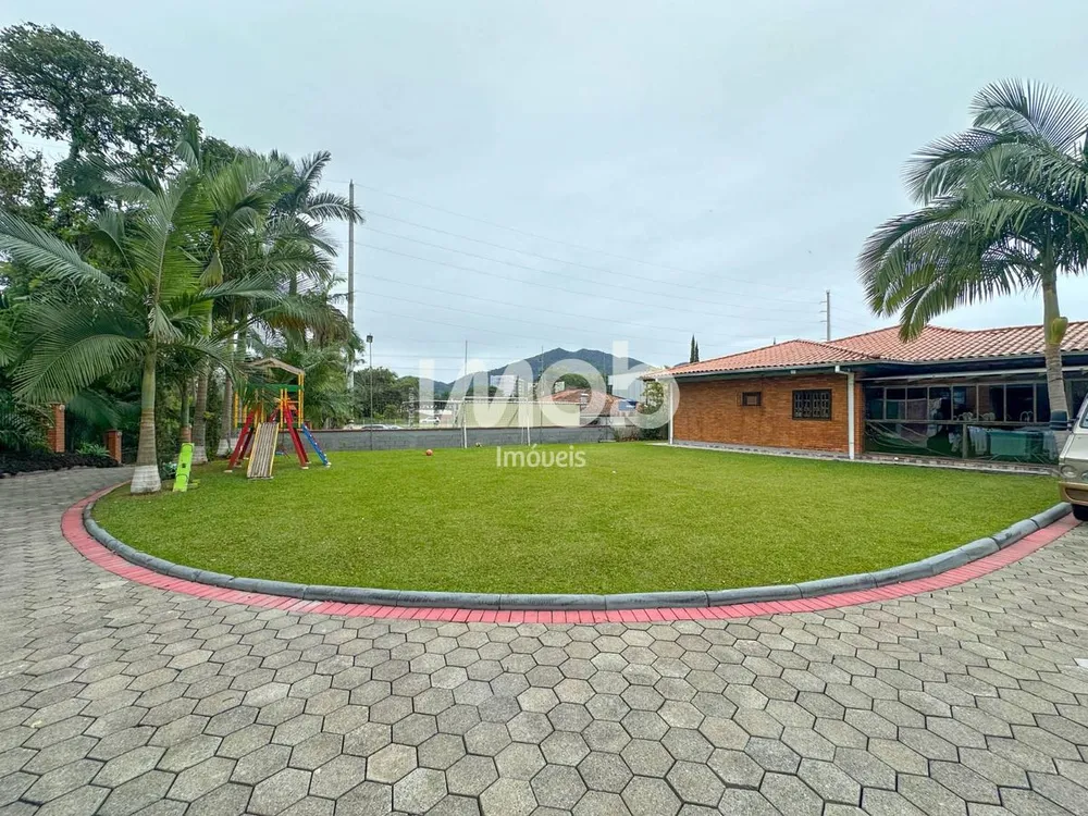 Casa, 8 quartos, 630 m² - Foto 4