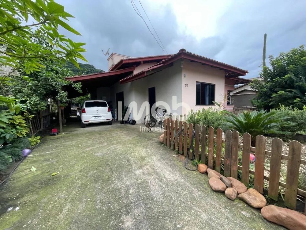 Casa, 5 quartos, 190 m² - Foto 1