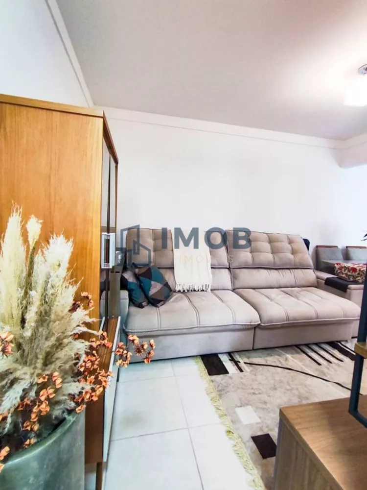 Apartamento à venda com 2 quartos, 68m² - Foto 4