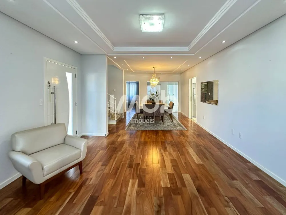 Casa, 3 quartos, 283 m² - Foto 1