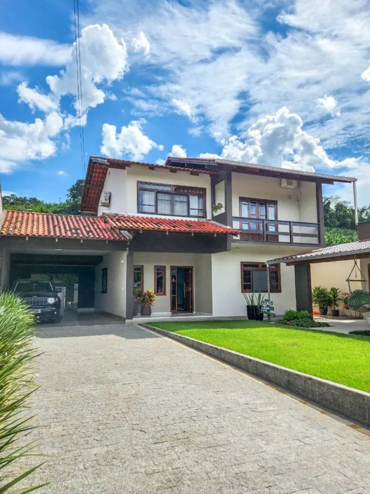 Casa, 4 quartos, 290 m² - Foto 1