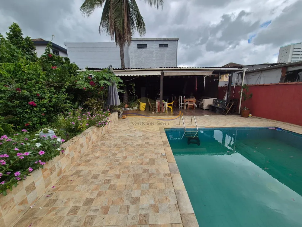 Casa, 5 quartos, 230 m² - Foto 1