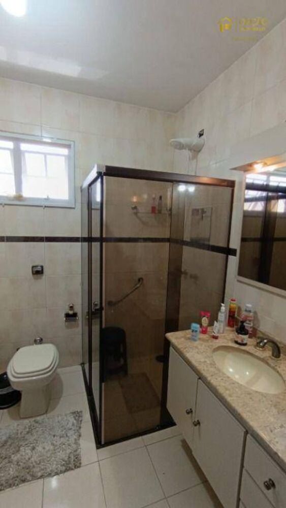 Casa, 3 quartos, 380 m² - Foto 1