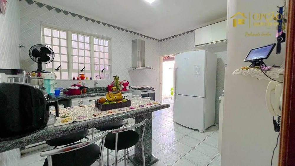 Casa, 3 quartos, 199 m² - Foto 1