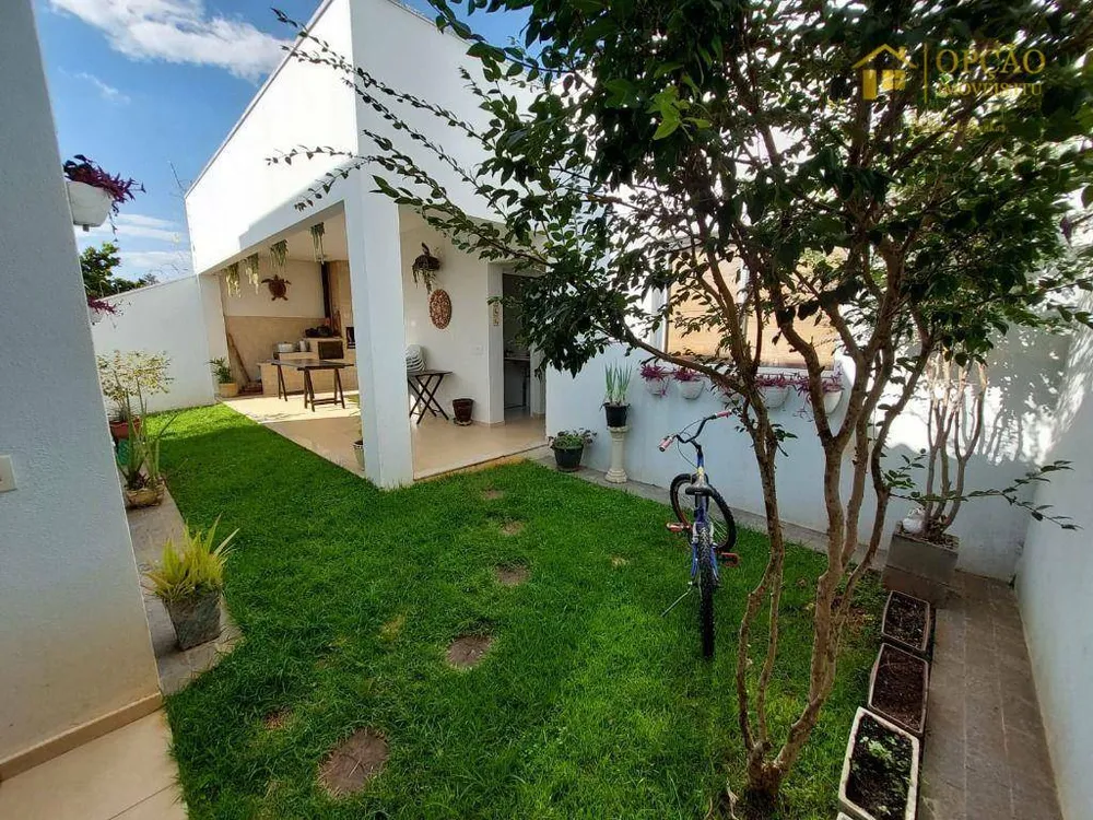 Casa, 3 quartos, 224 m² - Foto 14