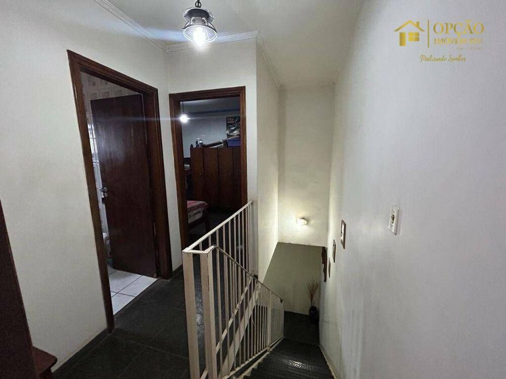 Casa, 3 quartos, 161 m² - Foto 1