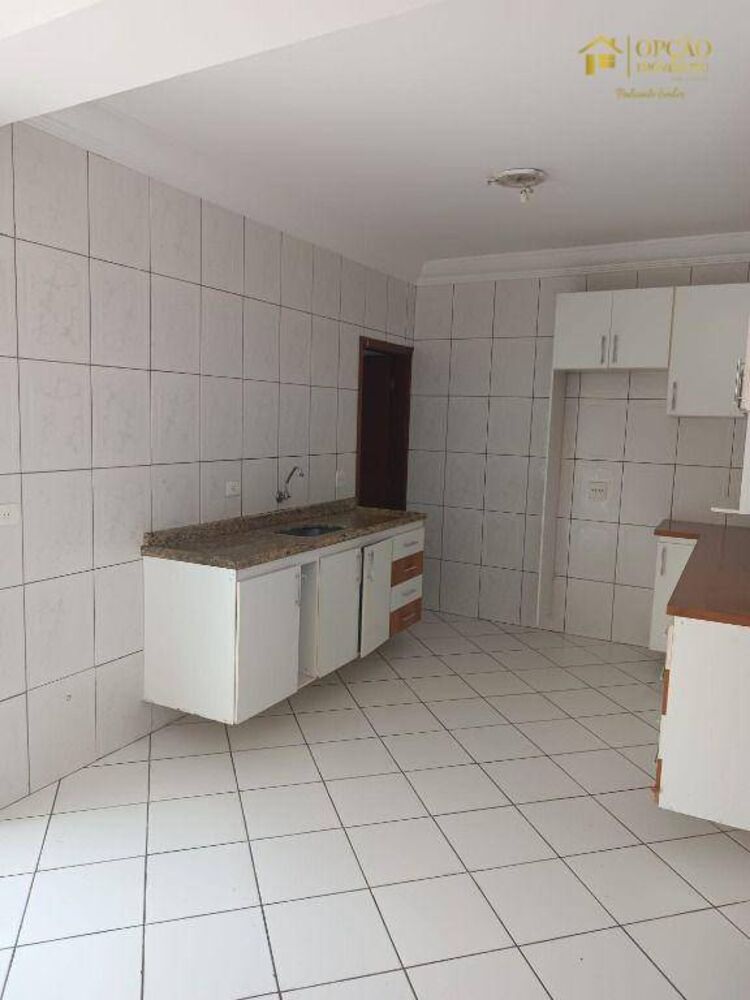 Casa à venda com 2 quartos, 128m² - Foto 2