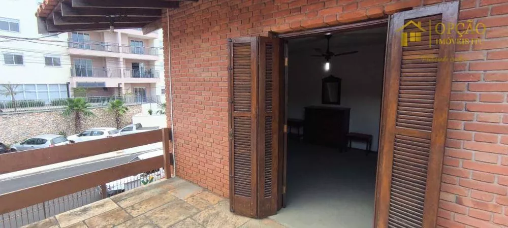 Casa, 3 quartos, 204 m² - Foto 2