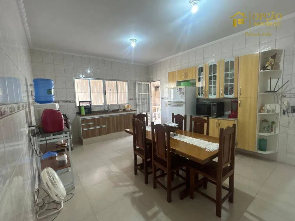 Casa, 3 quartos, 238 m² - Foto 4